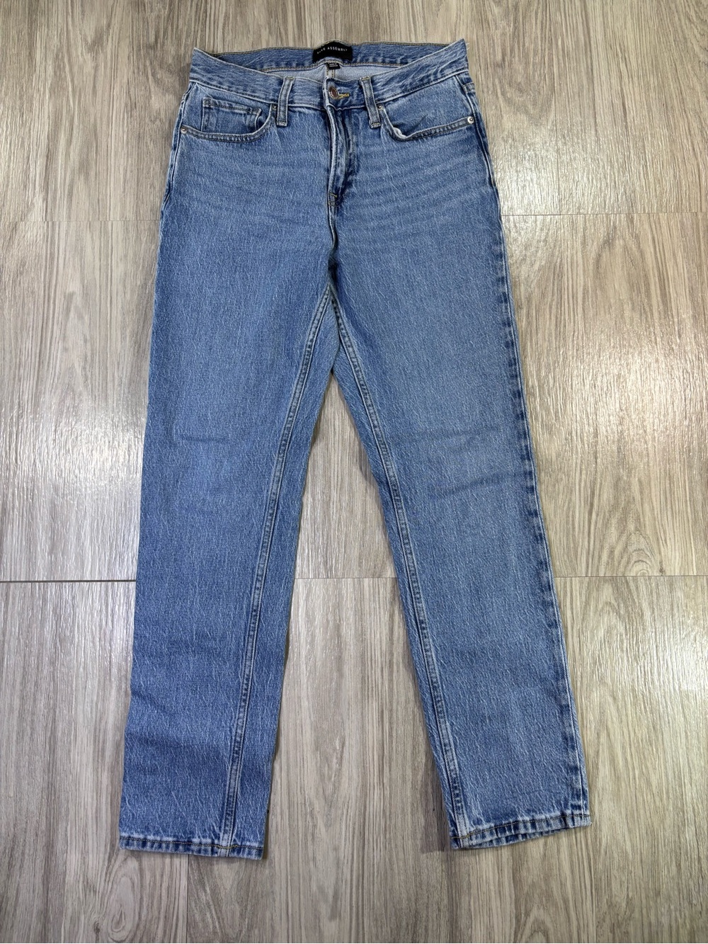 Free Assembly Men's Modern Straight Fit Light Wash Blue Denim Jeans 29x30